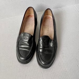 Vintage Chanel Womens Size 38 Black Stitched CC Logo Loafers Shoes France Made